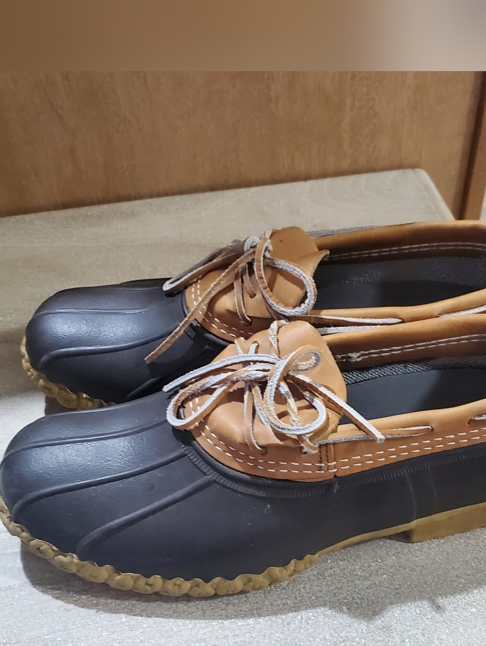 LL BEAN DUCK BOOTS MOC BOOTS MENS 10M. WATERPROOF. RUBBER